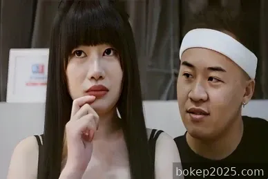 Sialan model telanjang yang cantik